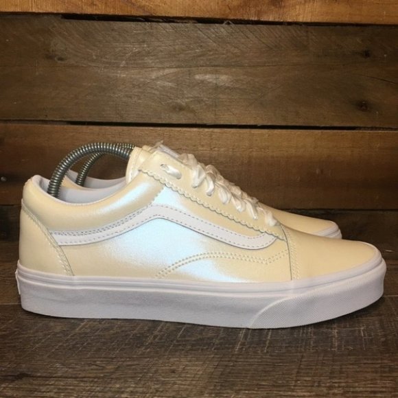 Vans Shoes - NEW Vans Old Skool Pearl Suede Classic